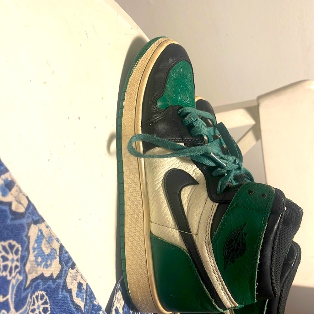 Jordan 1 mid pine greens
